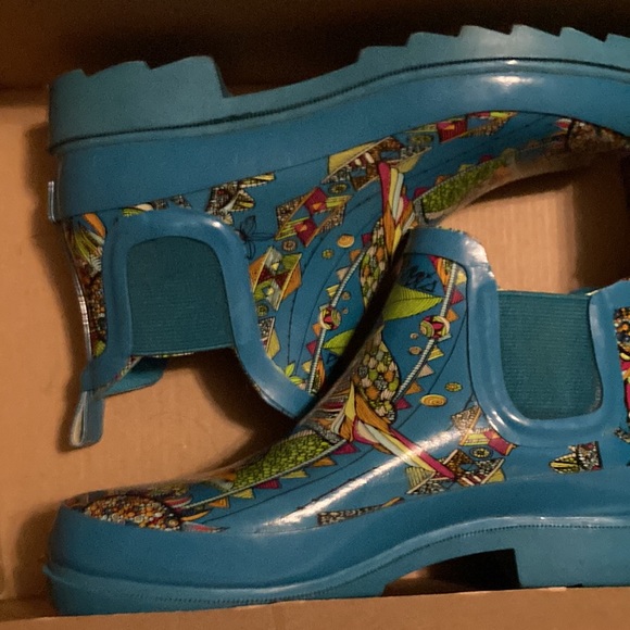 Sakroots short (ankle height) rain boots - Picture 3 of 12